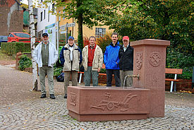 Foto: Projektgruppe am Dorfbrunnen